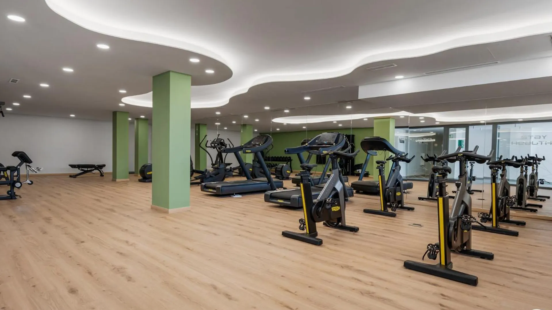 Vivi Homes - Breeze View, Sauna, Gym & Pool Sitio de Calahonda