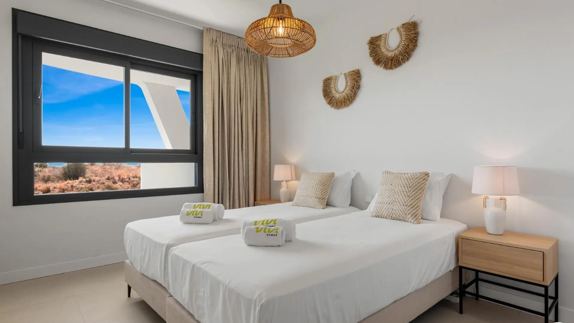 Vivi Homes - Breeze View, Sauna, Gym & Pool Sitio de Calahonda