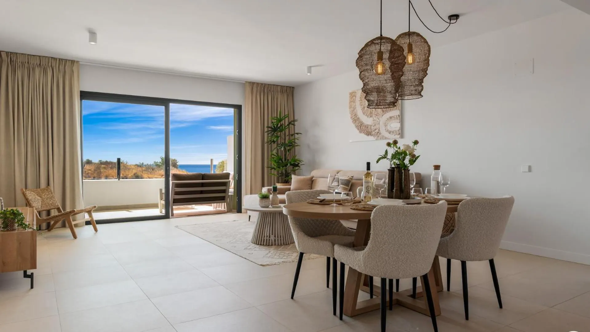 Vivi Homes - Breeze View, Sauna, Gym & Pool Sitio de Calahonda