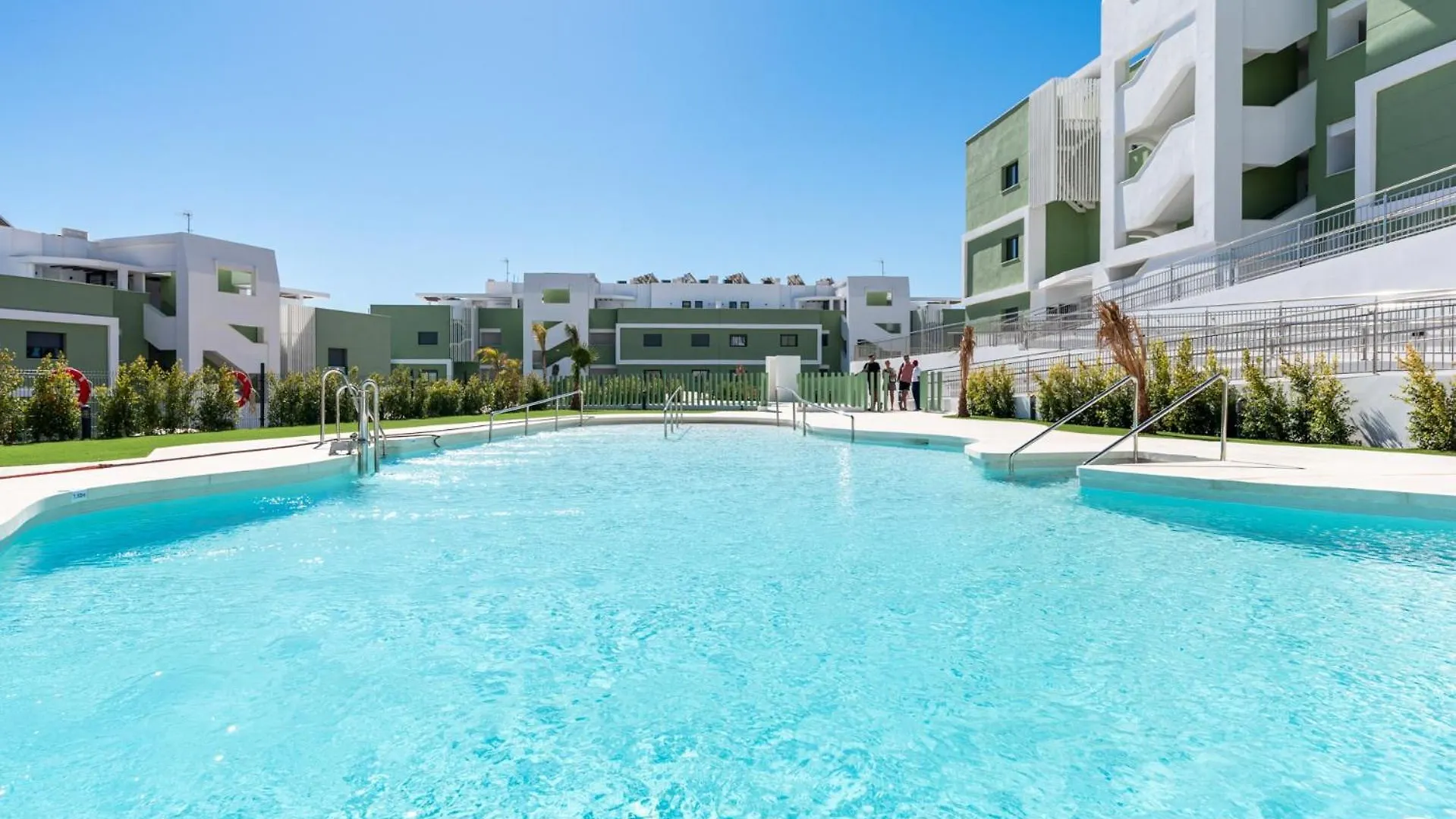 Vivi Homes - Breeze View, Sauna, Gym & Pool Sitio de Calahonda Apartment