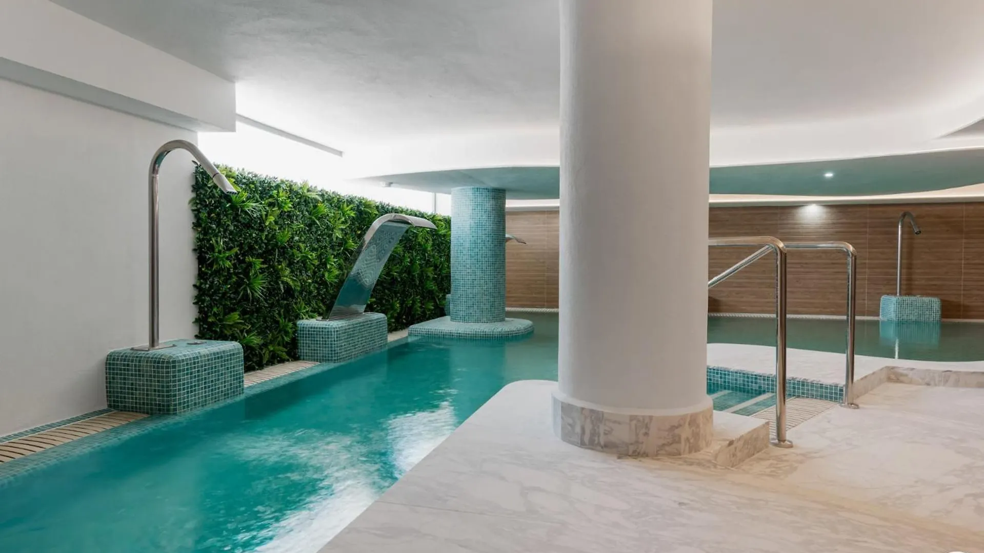Apartment Vivi Homes - Breeze View, Sauna, Gym & Pool Sitio de Calahonda