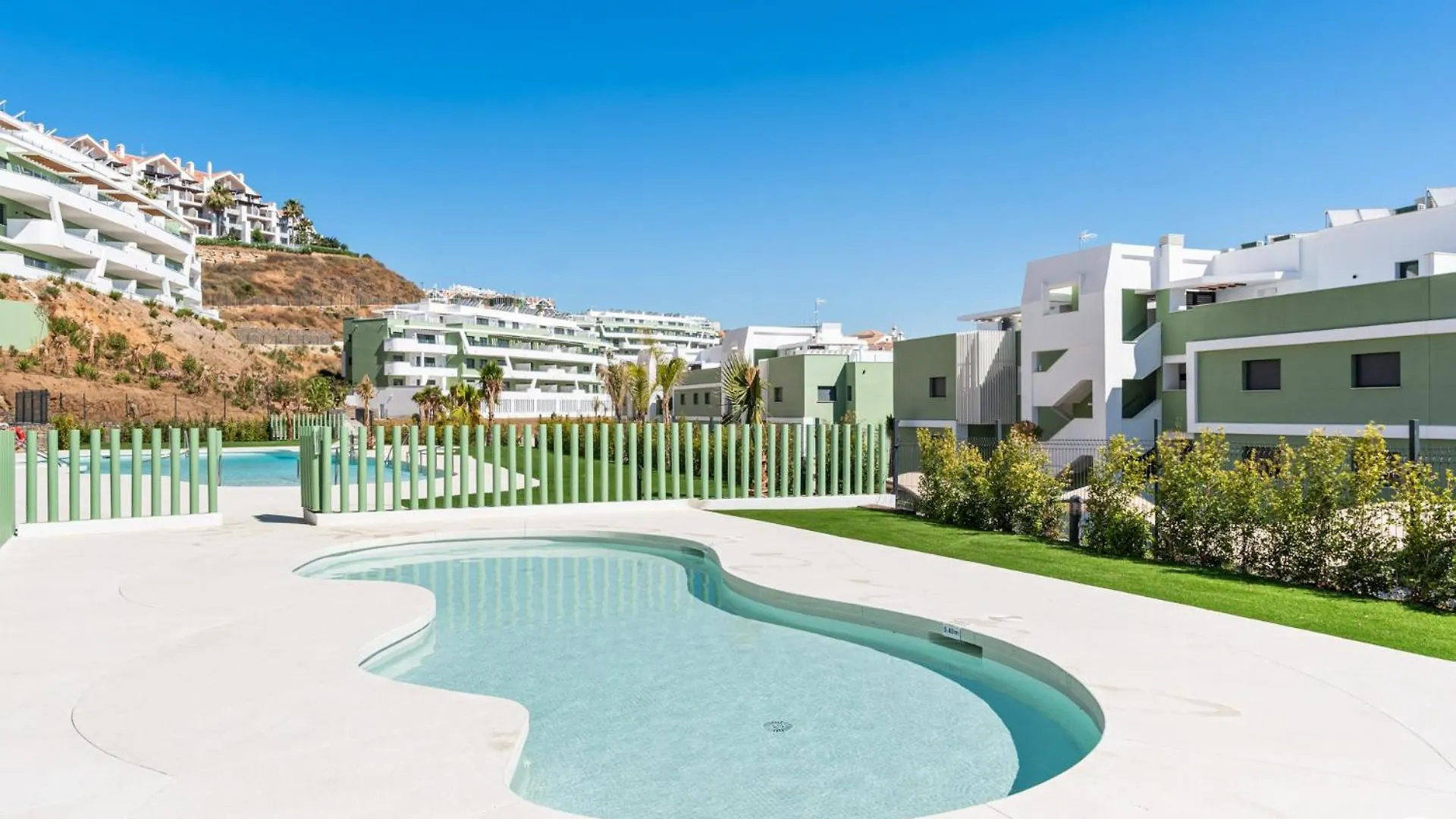 Vivi Homes - Breeze View, Sauna, Gym & Pool Sitio de Calahonda 0*,  Spain
