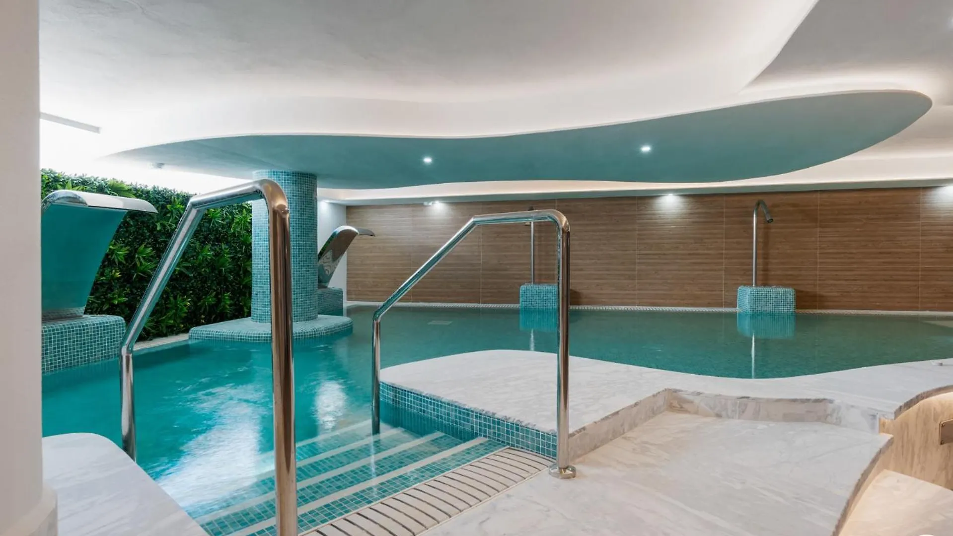 Vivi Homes - Breeze View, Sauna, Gym & Pool Sitio de Calahonda 0*,  Hiszpania