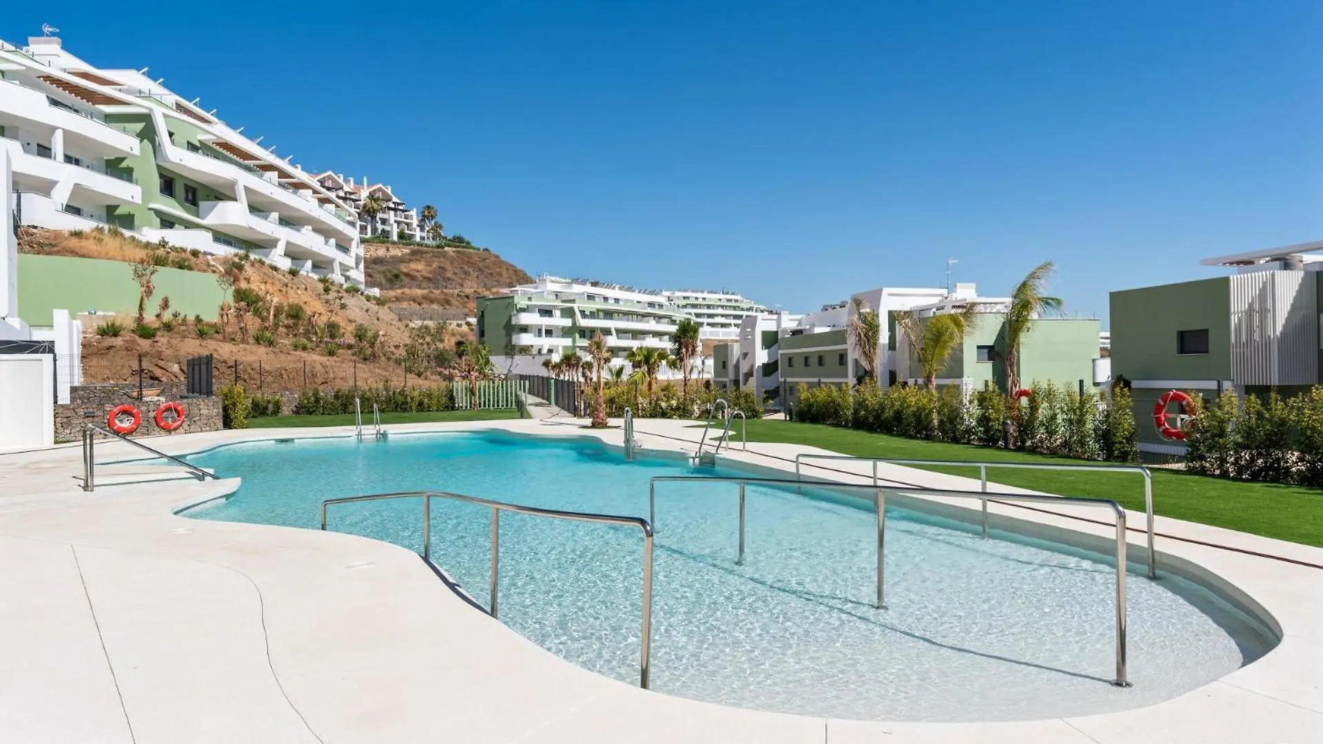 Vivi Homes - Breeze View, Sauna, Gym & Pool Sitio de Calahonda 0*,  Spain