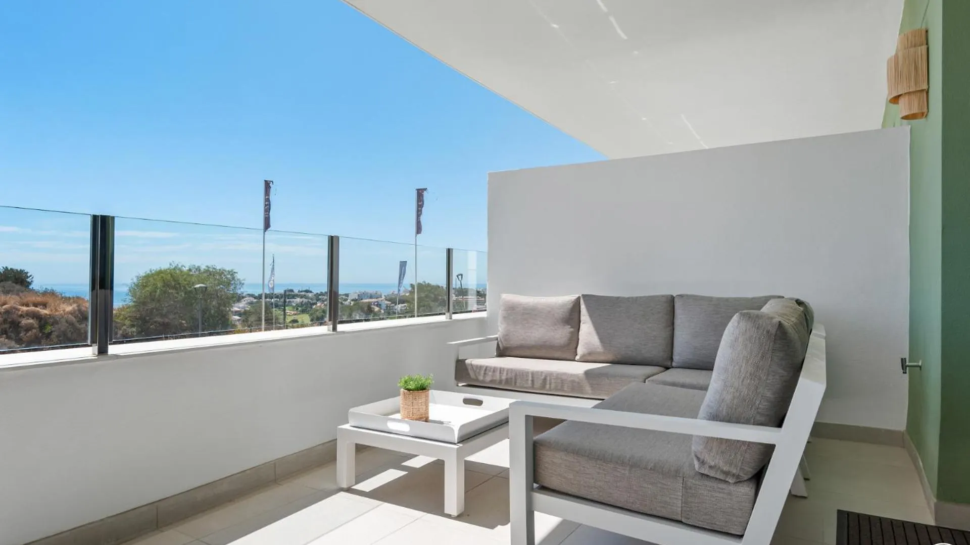 Vivi Homes - Breeze View, Sauna, Gym & Pool Sitio de Calahonda 0*,