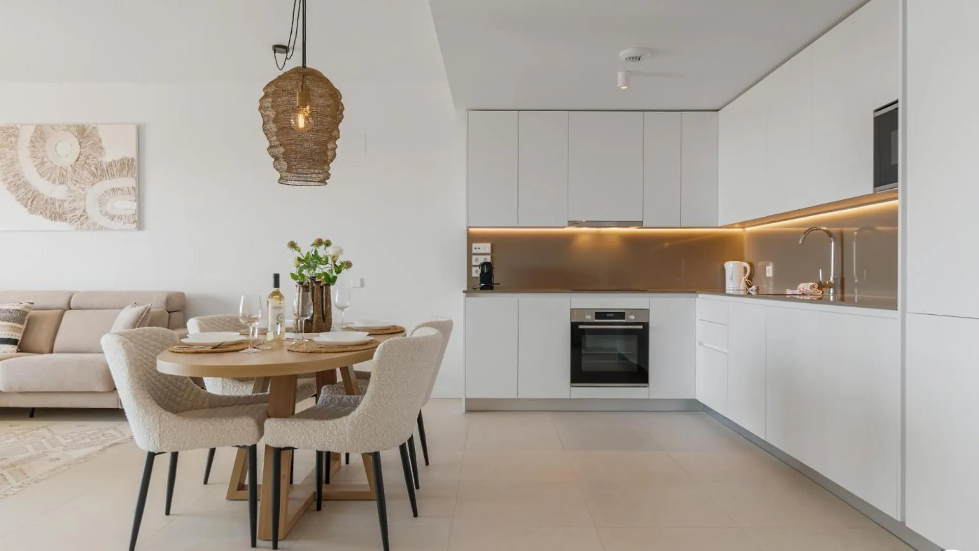 Vivi Homes - Breeze View, Sauna, Gym & Pool Sitio de Calahonda