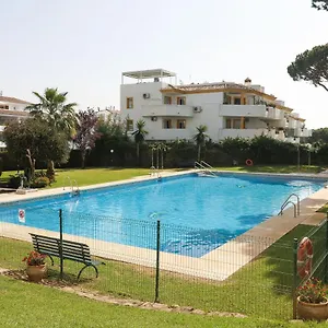 Apartment Family Walking Distance To The Sea And Amenities, Sitio de Calahonda